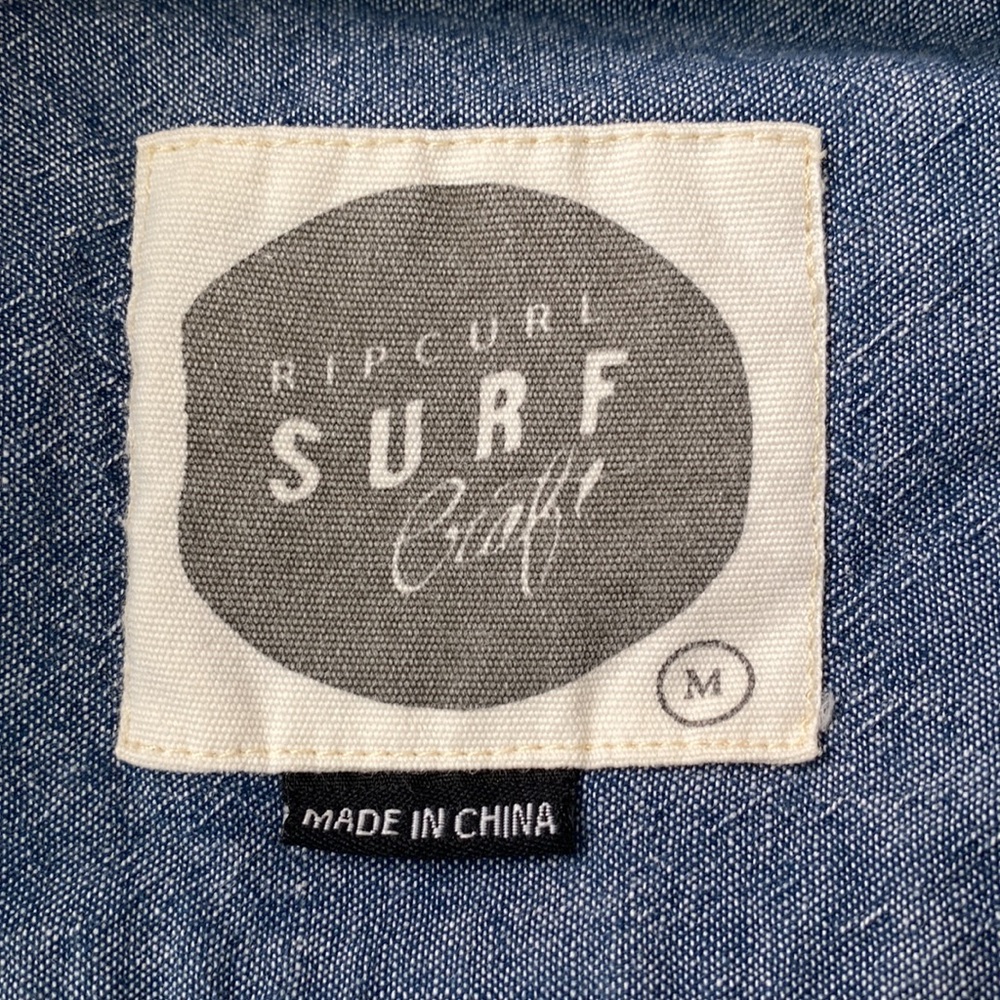 Men’s Rip Curl Button Down - Picture 4 of 4